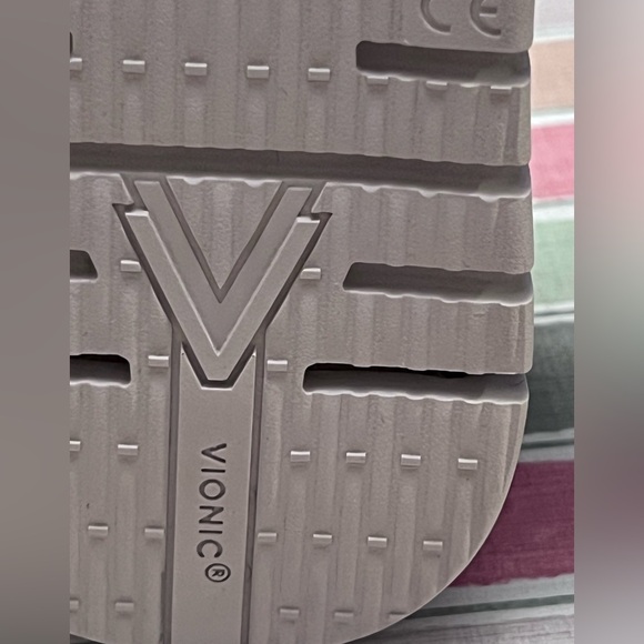 Vionic Uptown Sunset sandals - Picture 9 of 10